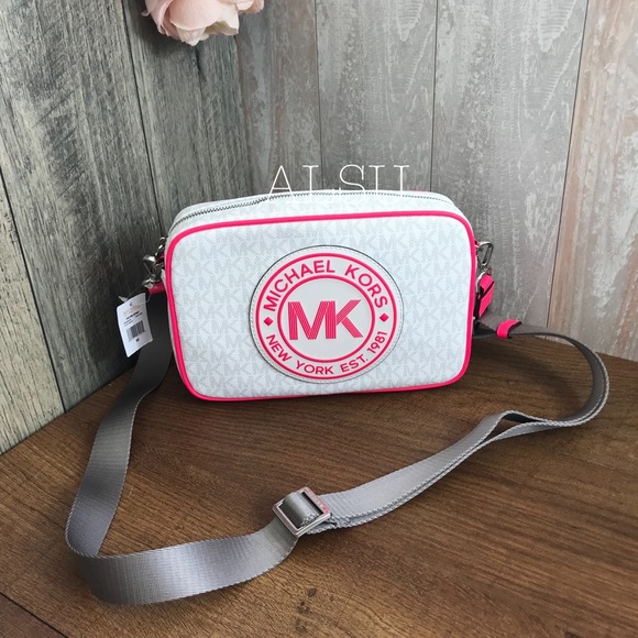 Michael Kors Fulton Sport LG EW Xbody Neon Pink - Picture 2 of 8